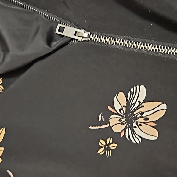 Black flowered jacket - Picture 3 of 5